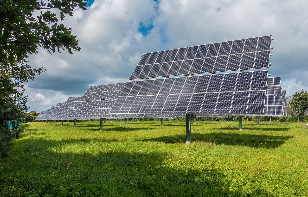 découvrez les avantages des énergies renouvelables, leur rôle essentiel dans la lutte contre le changement climatique et comment elles peuvent transformer notre avenir énergétique. explorez les différentes sources comme le solaire, l'éolien et l'hydraulique pour un monde plus durable.